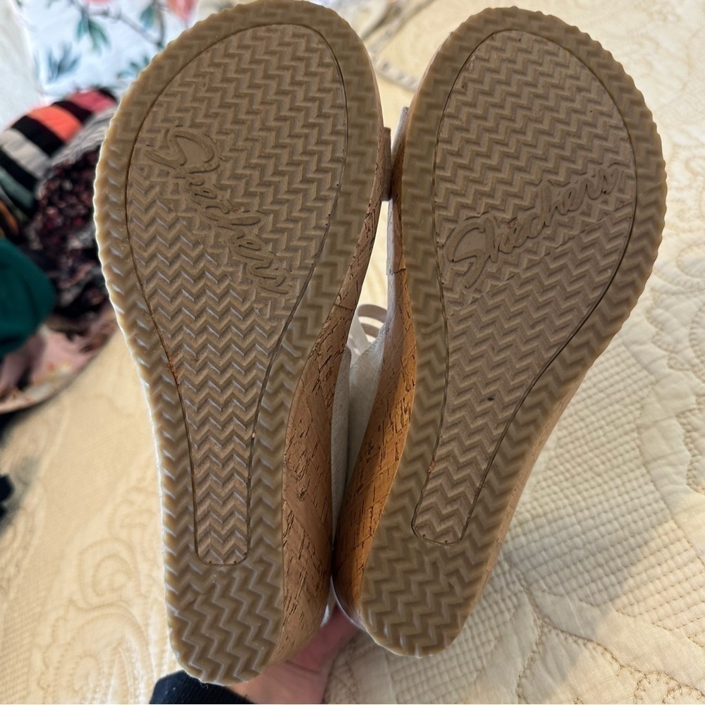 Super cute and comfy wedge sandals, size 8.5 - Picture 3 of 7